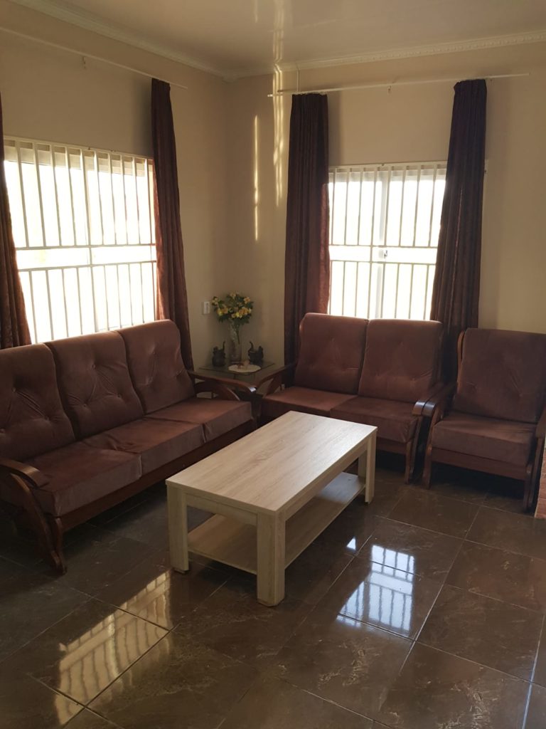 Woning huren Luxe Vakantiehuis 3 slaapkamers Paramaribo/Wanica 2021