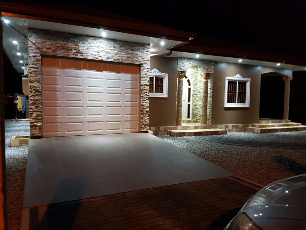 Woning huren Luxe Vakantiehuis 3 slaapkamers Paramaribo/Wanica 2021