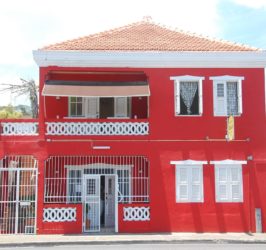 Curacao Roodeweg Kamerhuur Roomrental Willemstad