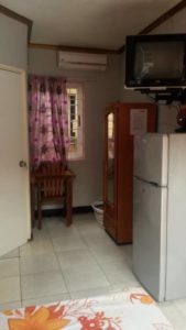 Koenawaristraat Paramaribo Stagewoning Suriname Studentenkamer Zwembad (14)