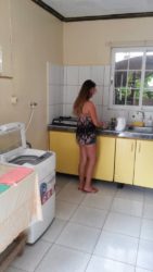 Koenawaristraat Paramaribo Stagewoning Suriname Studentenkamer Zwembad (16)