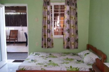 Koenawaristraat Paramaribo Stagewoning Suriname Studentenkamer Zwembad (18)