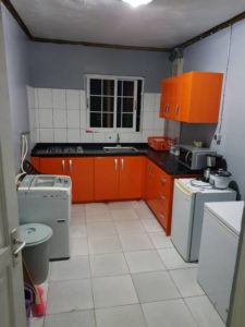 Koenawaristraat Paramaribo Stagewoning Suriname Studentenkamer Zwembad (19)